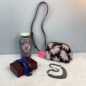 🎉HOST PICK 🎉 ♠️KATE SPADE♠️ -“SPENCER FALLING FLOWER”